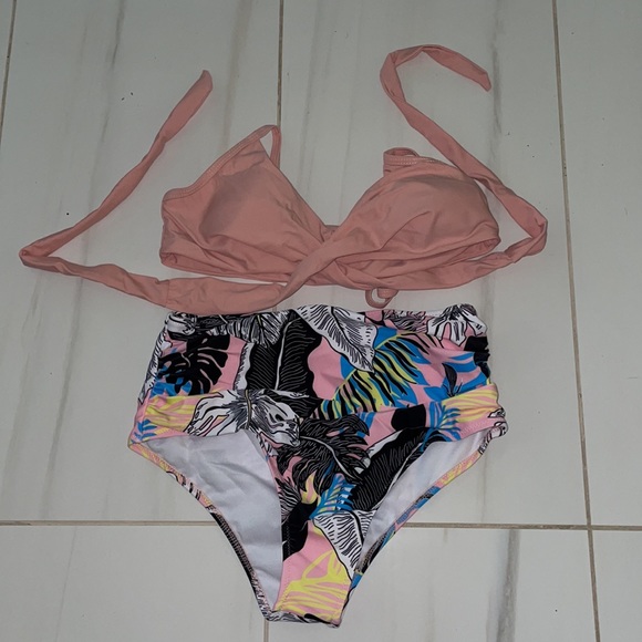 Bathing suit - Picture 2 of 2